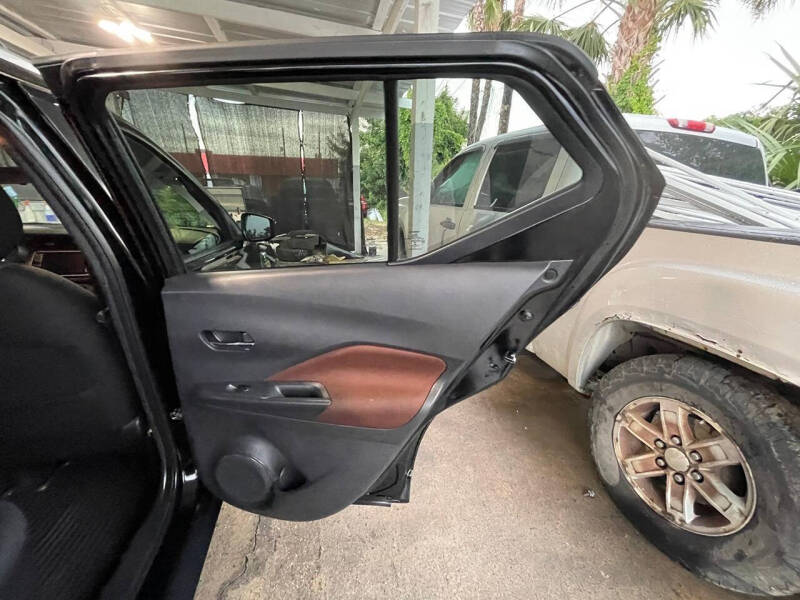 2019 Nissan Kicks SR