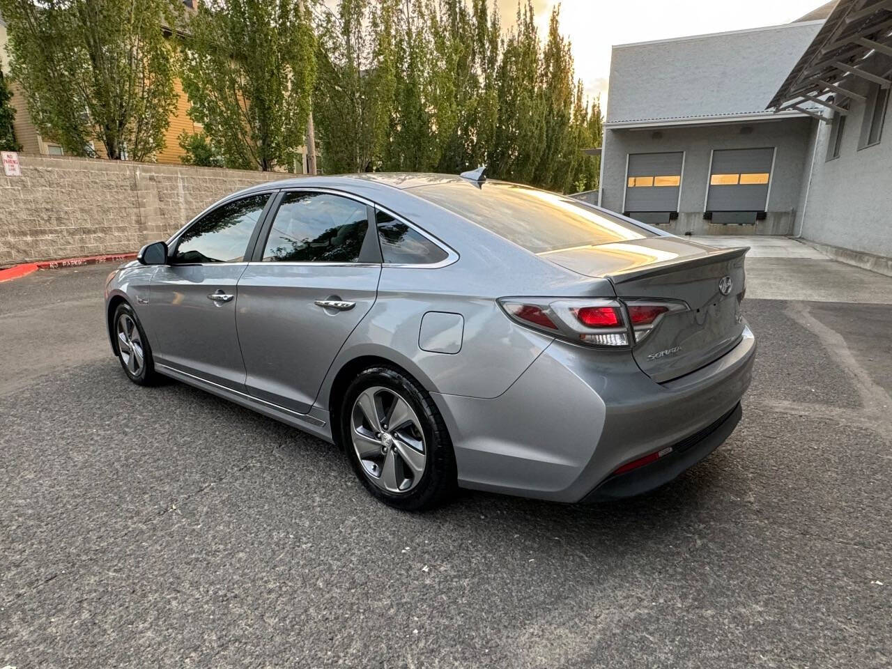 2016 Hyundai SONATA Hybrid for sale at Worldwide Auto in Portland, OR