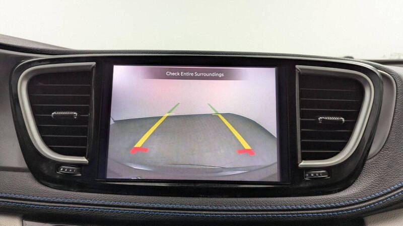 2021 Chrysler Pacifica Touring L