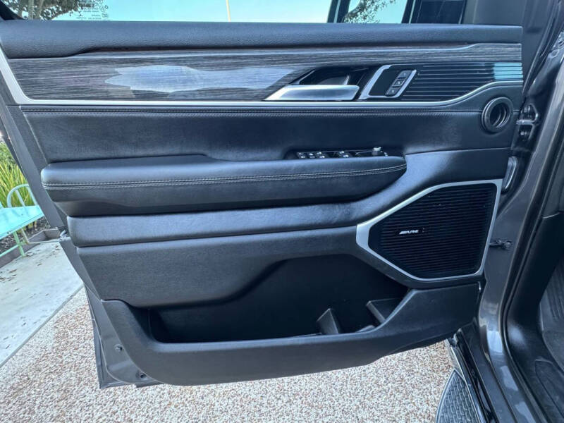 2022 Jeep Wagoneer Series III