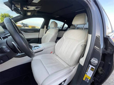 2022 BMW 7 Series 745e xDrive