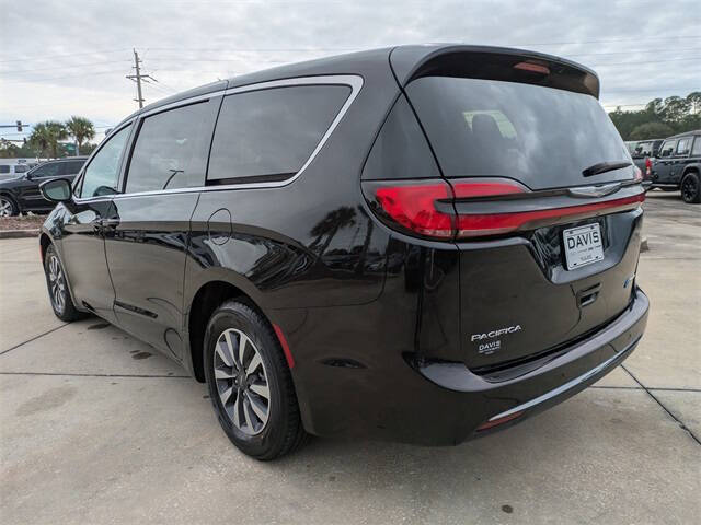 2024 Chrysler Pacifica Plug-In Hybrid Select