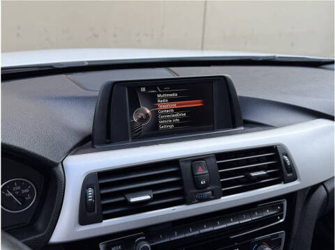 2016 BMW 3 Series 320i