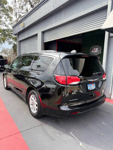 2021 Chrysler Voyager LXi