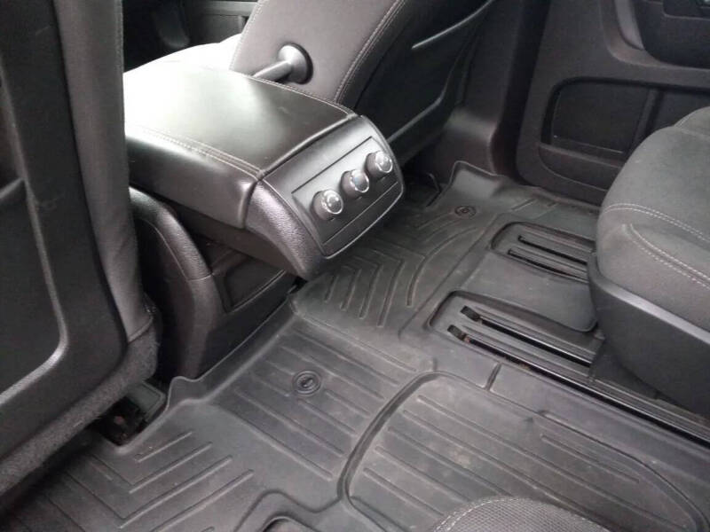 2013 GMC Acadia SLE-2