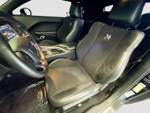 2018 Dodge Challenger 392 HEMI Scat Pack Shaker