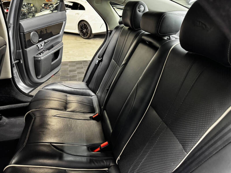 2016 Jaguar XJ R-Sport