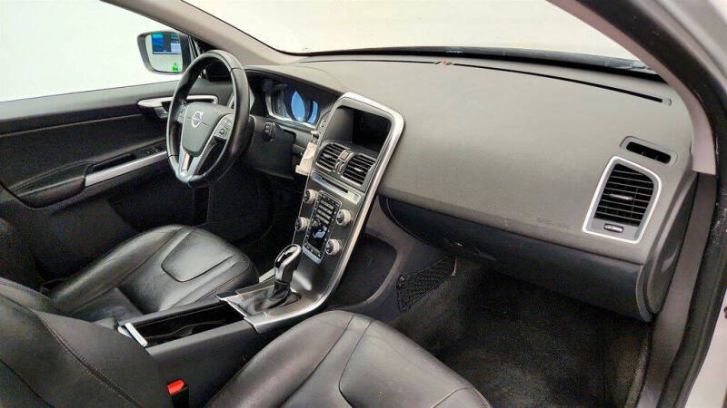 2016 Volvo XC60 T6 Drive-E