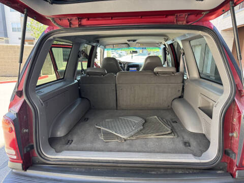 2000 Ford Explorer XLS
