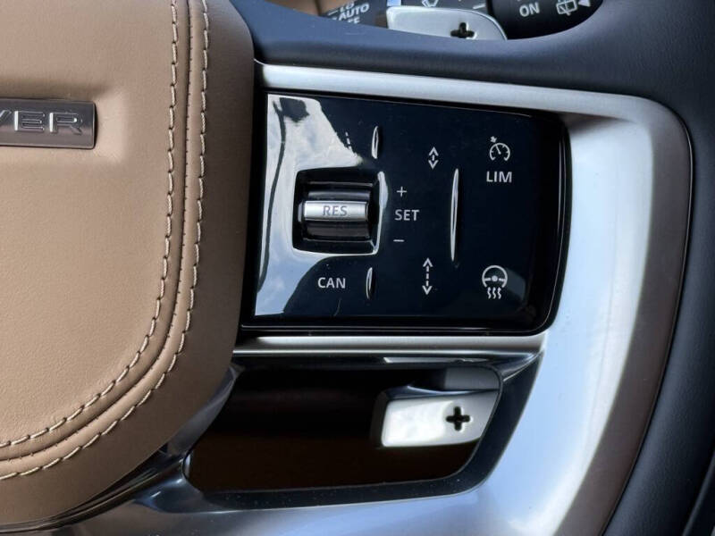 2025 Land Rover Range Rover P550e SE