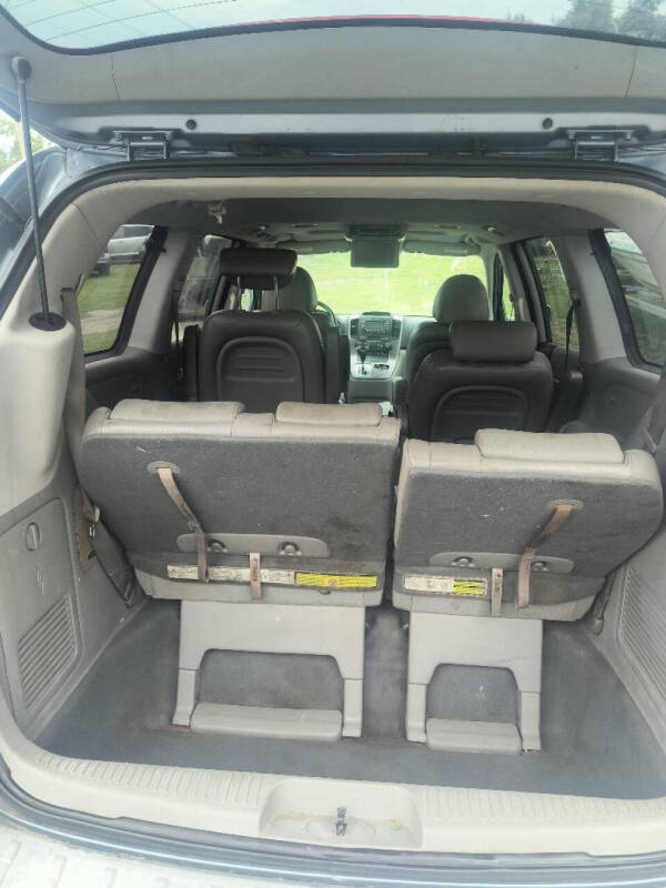 2008 Hyundai Entourage GLS