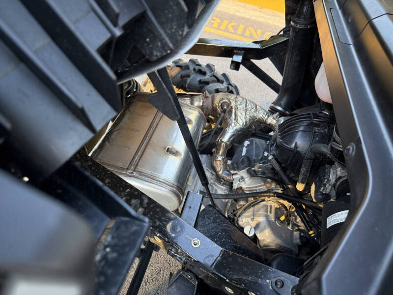 2023 Can-Am Commander XT