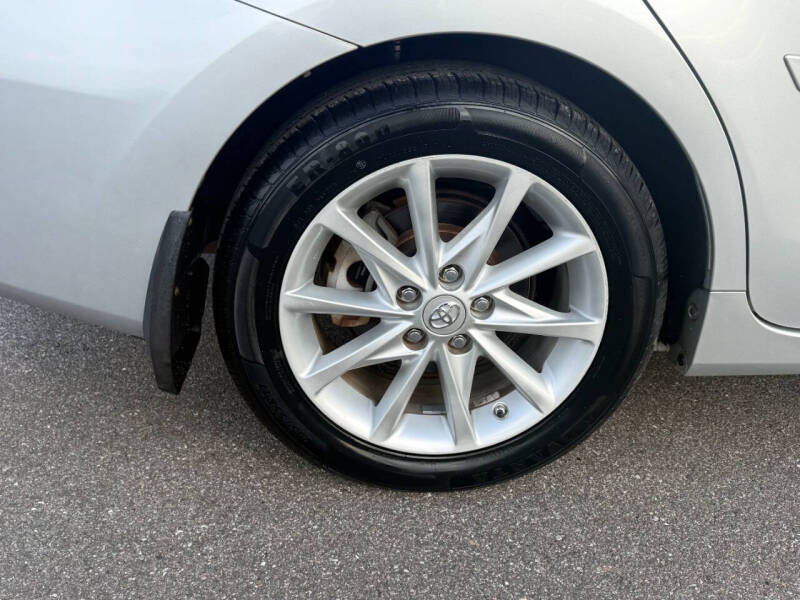 2013 Toyota Prius v Five