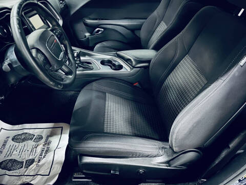 2015 Dodge Challenger SXT