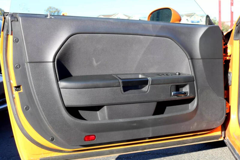 2014 Dodge Challenger SRT8 Core