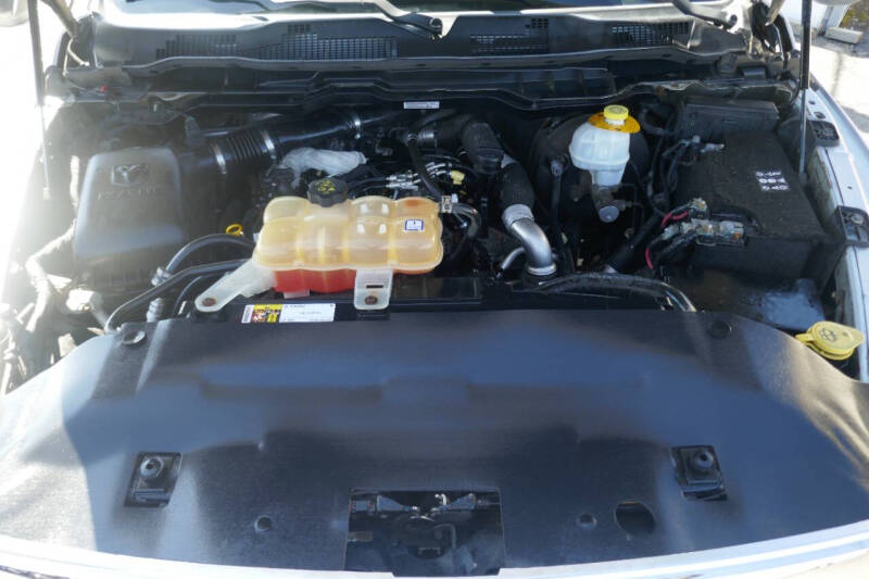 2015 RAM 1500 SLT