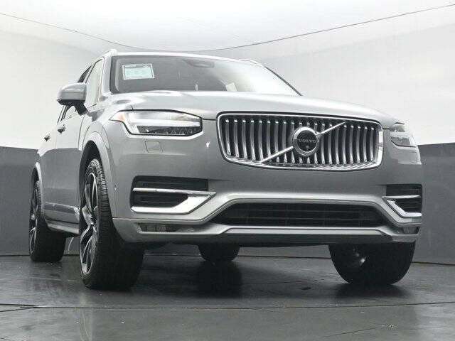 2025 Volvo XC90 B5 Plus Bright Theme
