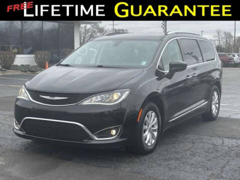 2018 Chrysler Pacifica for sale at Vicksburg Chrysler Dodge Jeep Ram in Vicksburg MI