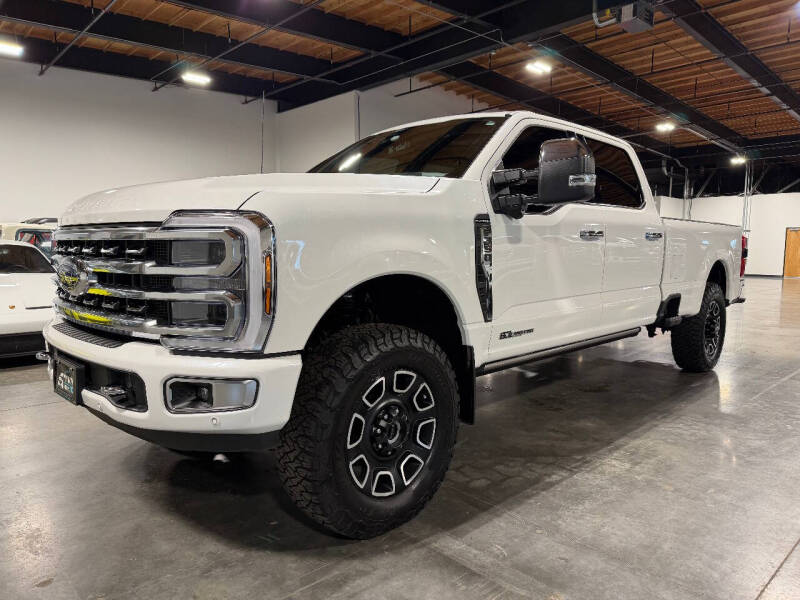 2024 Ford F-350 Super Duty Platinum's photo