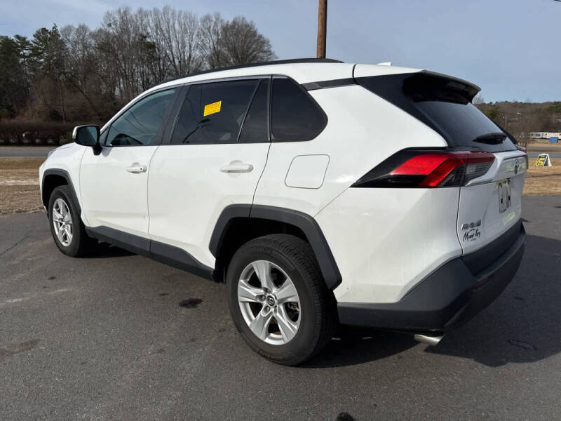 2020 Toyota RAV4 XLE