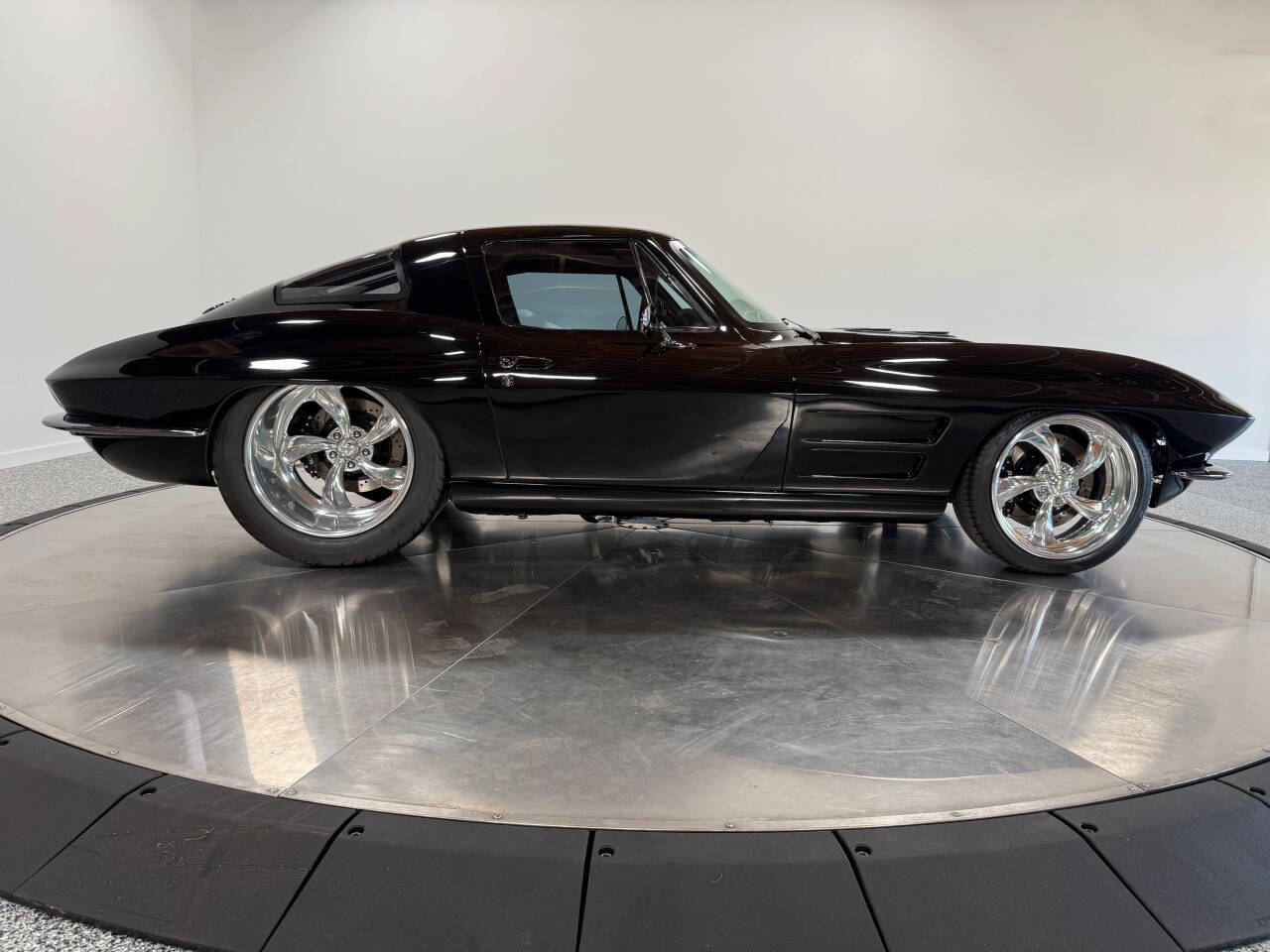 1966 Chevrolet Corvette 17