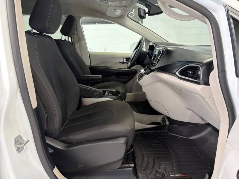 2020 Chrysler Pacifica Touring