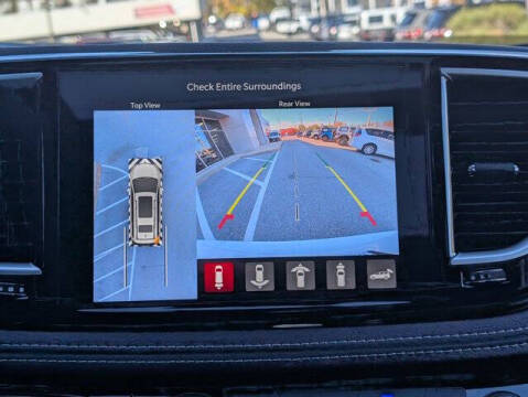 2026 Chrysler Pacifica Select