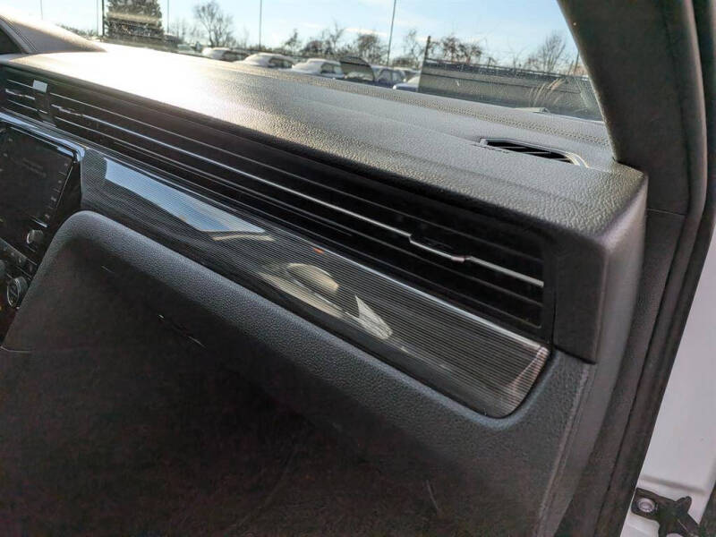 2021 Volkswagen Passat R-Line