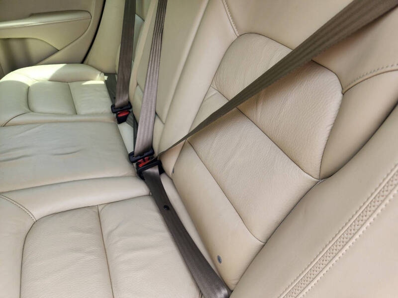 2013 Volvo XC70 T6 Premier Plus