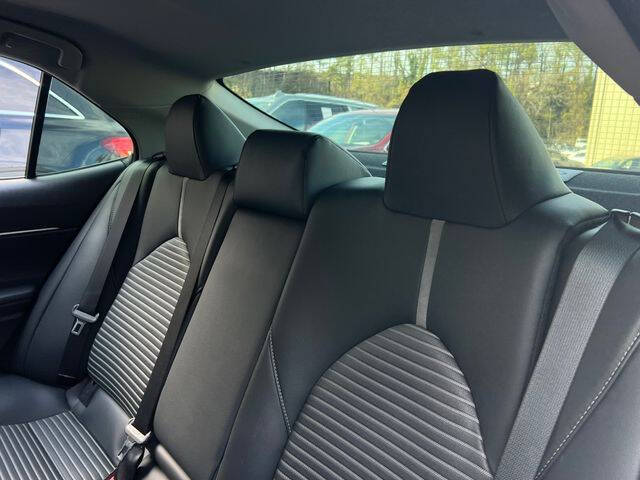 2019 Toyota Camry SE