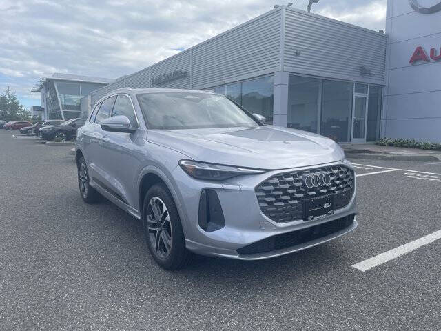 2025 Audi Q5 quattro Premium TFSI