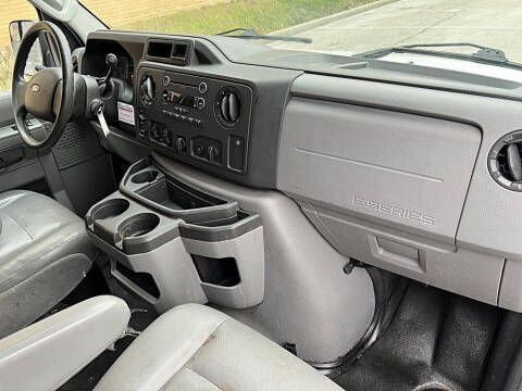 2013 Ford E-Series E-350 SD