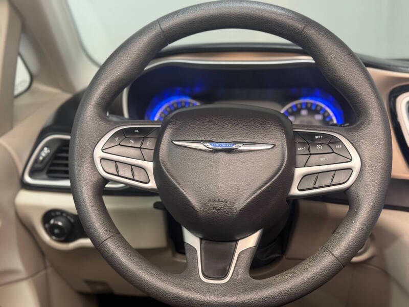 2017 Chrysler Pacifica Touring-L