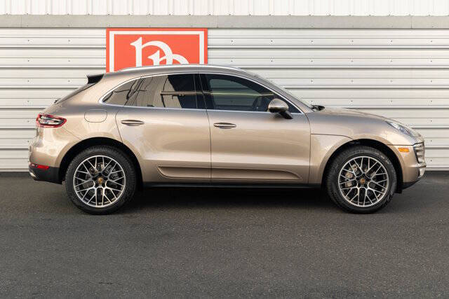 2017 Porsche Macan 47