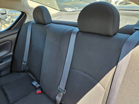 2016 Nissan Versa 1.6 S Plus