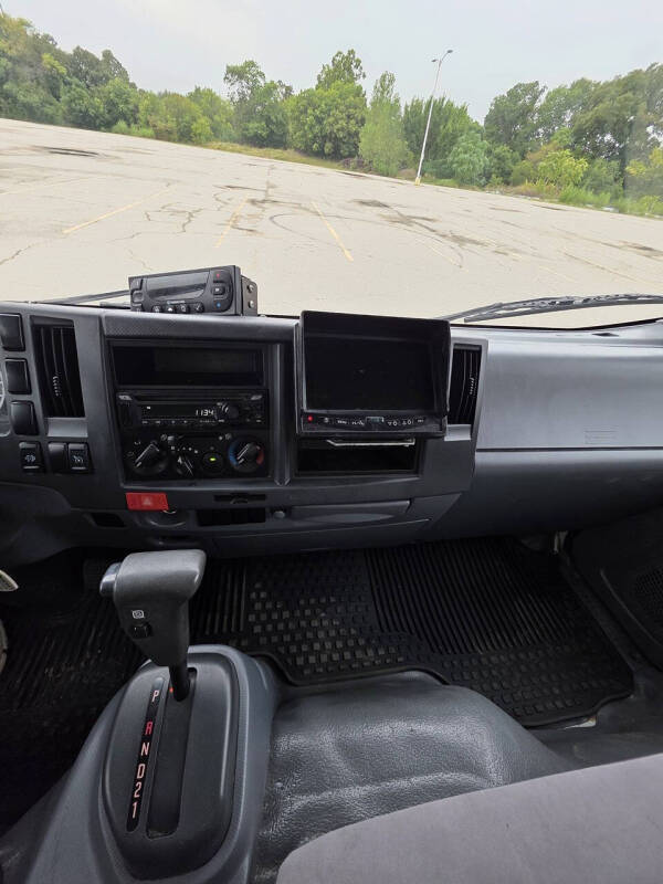 2019 Isuzu NRR