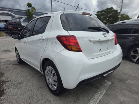 2015 Toyota Yaris 5-Door SE