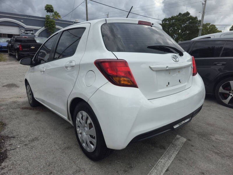 2015 Toyota Yaris 5-Door SE