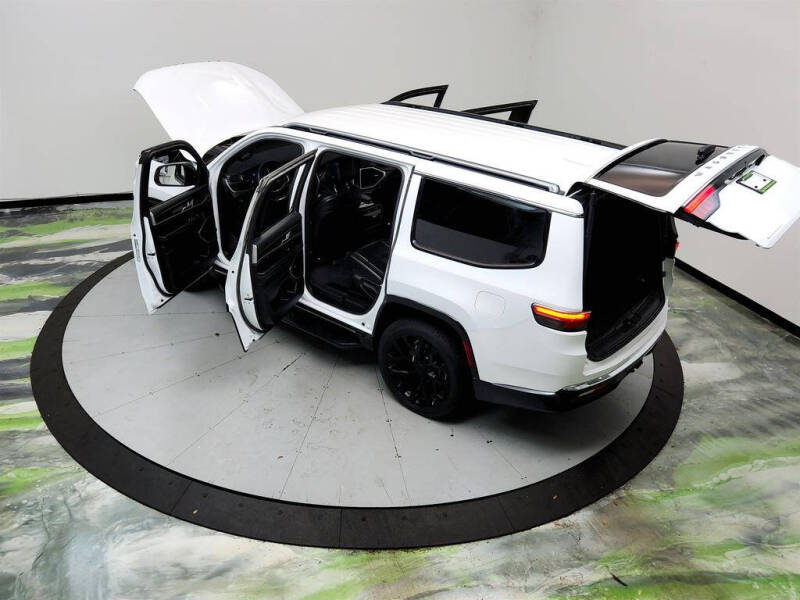 2023 Jeep Wagoneer
