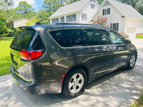 2017 Chrysler Pacifica Touring-L Plus