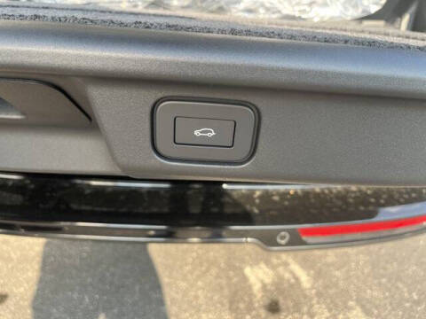 2025 Land Rover Range Rover P530 SE