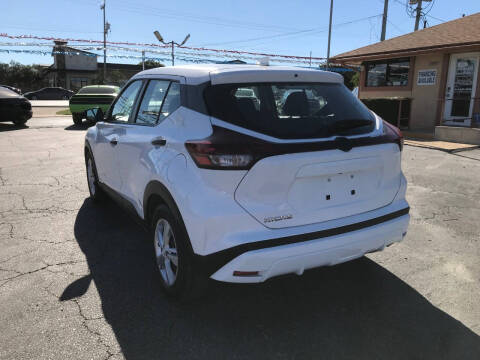 2022 Nissan Kicks S