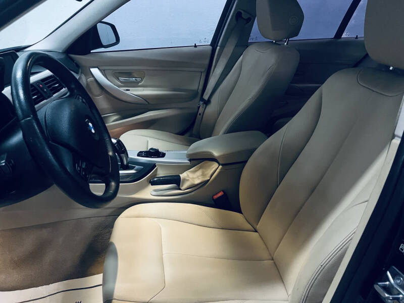 2015 BMW 3 Series 320i