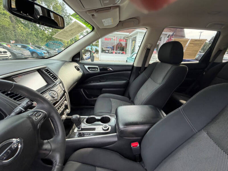 2018 Nissan Pathfinder SV