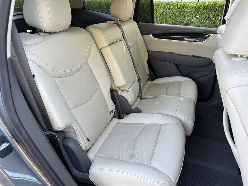 2021 Cadillac XT6 25