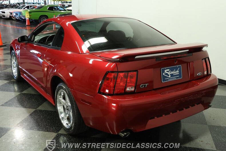 2004 Ford Mustang GT Deluxe