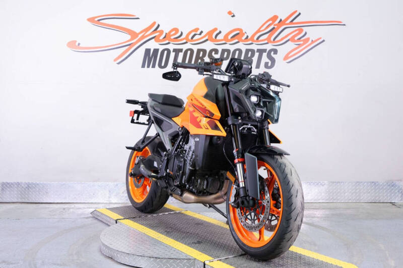 2024 KTM 990 Duke