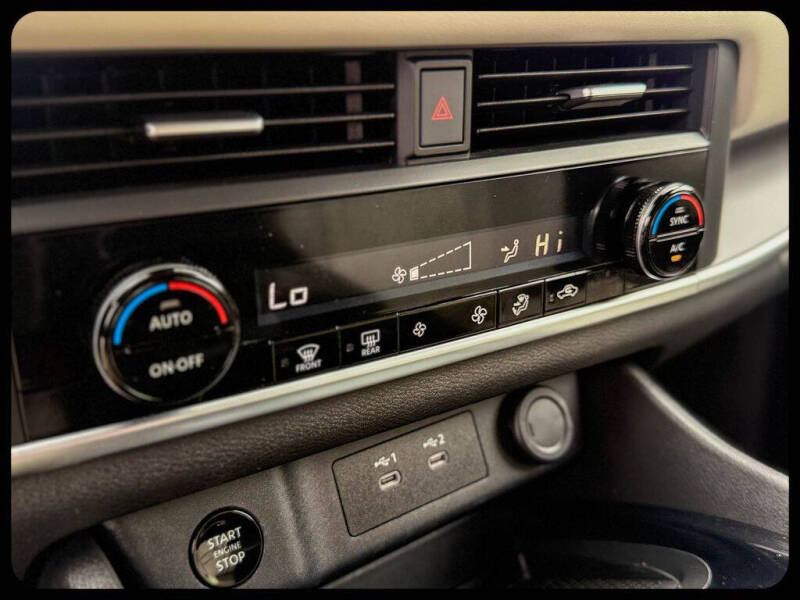2025 Nissan Rogue SV