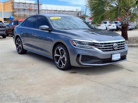 2022 Volkswagen Passat R-Line