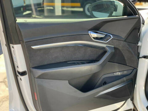 2019 Audi e-tron quattro Prestige